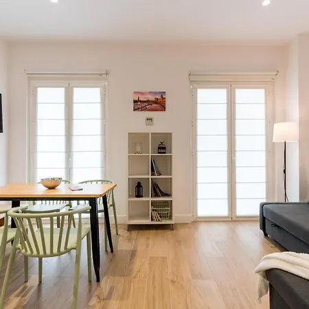 Santa Barbara Suites, * Sevilha
