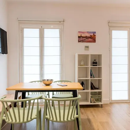 Santa Barbara Suites, Siviglia