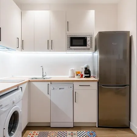 Santa Barbara Suites, Sevilla