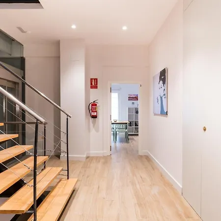 Santa Barbara Suites, Siviglia