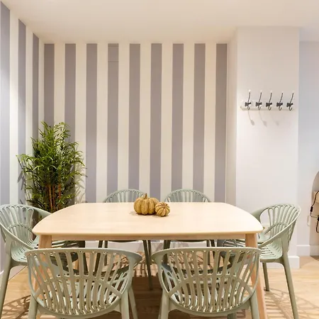 Santa Barbara Suites, Siviglia