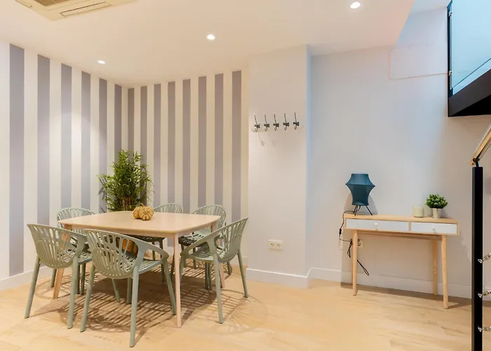 아파트 Santa Barbara Suites, 세비야